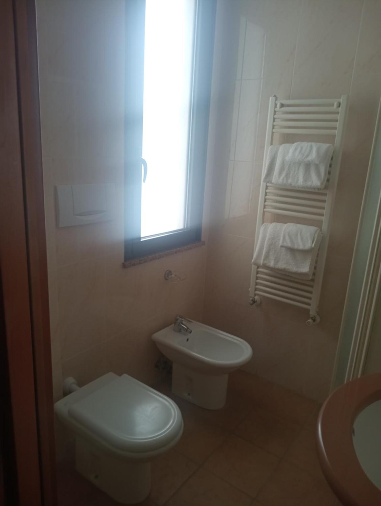 Hotel Beaurivage Сенигалия Екстериор снимка