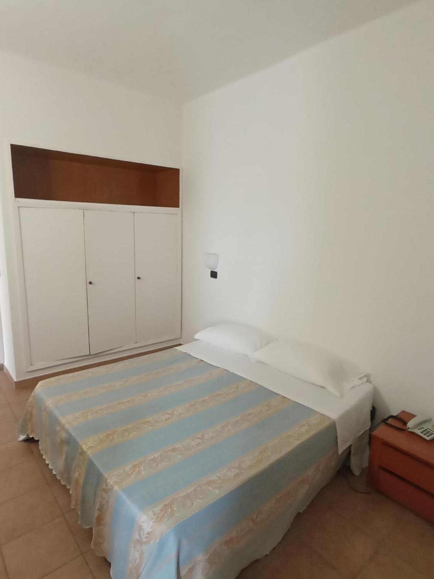 Hotel Beaurivage Сенигалия Екстериор снимка