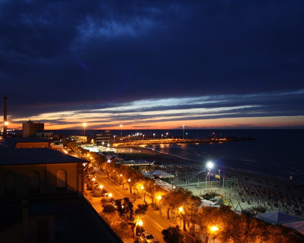 Hotel Beaurivage Сенигалия Екстериор снимка