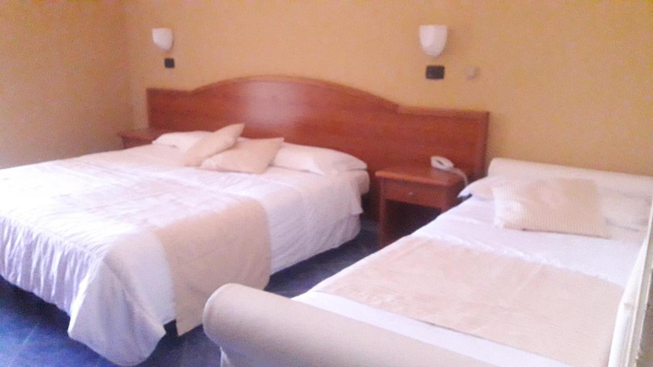 Hotel Beaurivage Сенигалия Екстериор снимка
